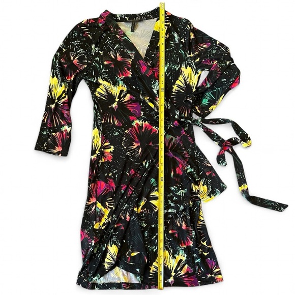 BCBGMaxAzria Chic Tye Dye Pattern Black Wrap Tie V-Neck Midi Dress 3/4 Sleeves - Picture 9 of 13